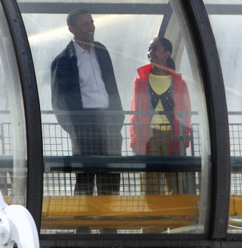 Barack Obama et sa 
fille Malia au musée Georges-Pompidou