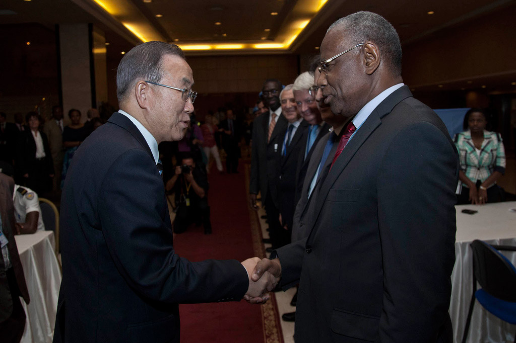 Secretary General Ban Ki-moon (left) in Bamako, Mali, in November 2013 with Abdoulaye Bathily, who has been appointed to head the UN regional office in Central Africa