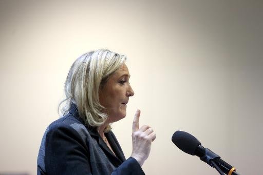Marine Le Pen, 
présidente du FN et députée européenne, a demandé aux pays de l'UE 