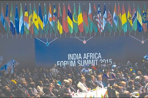 Le roi du Maroc s’est présenté au sommet Inde-Afrique avec une délégation de quelque 400 personnes